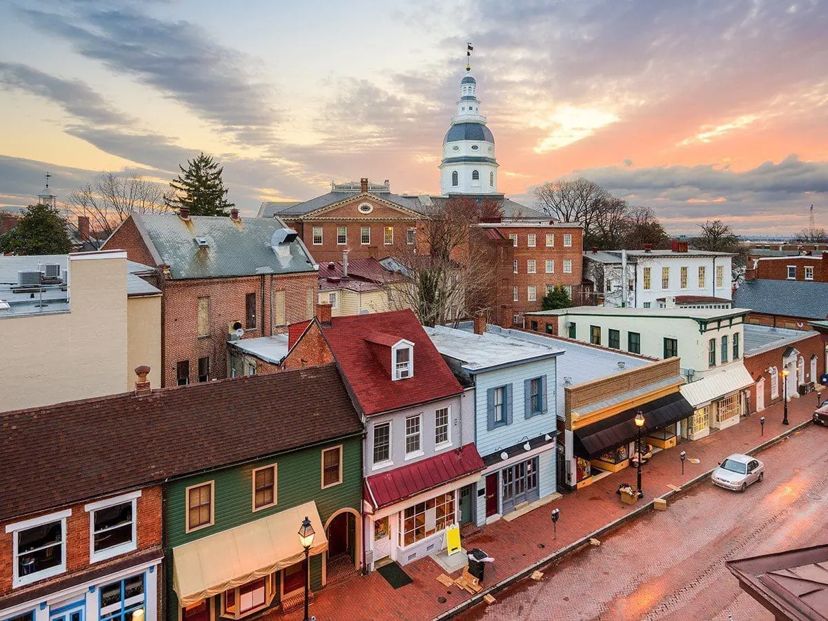 A skyline view of the Annapolis Historic District in Annapolis, Maryland with the Maryland State House in the background.