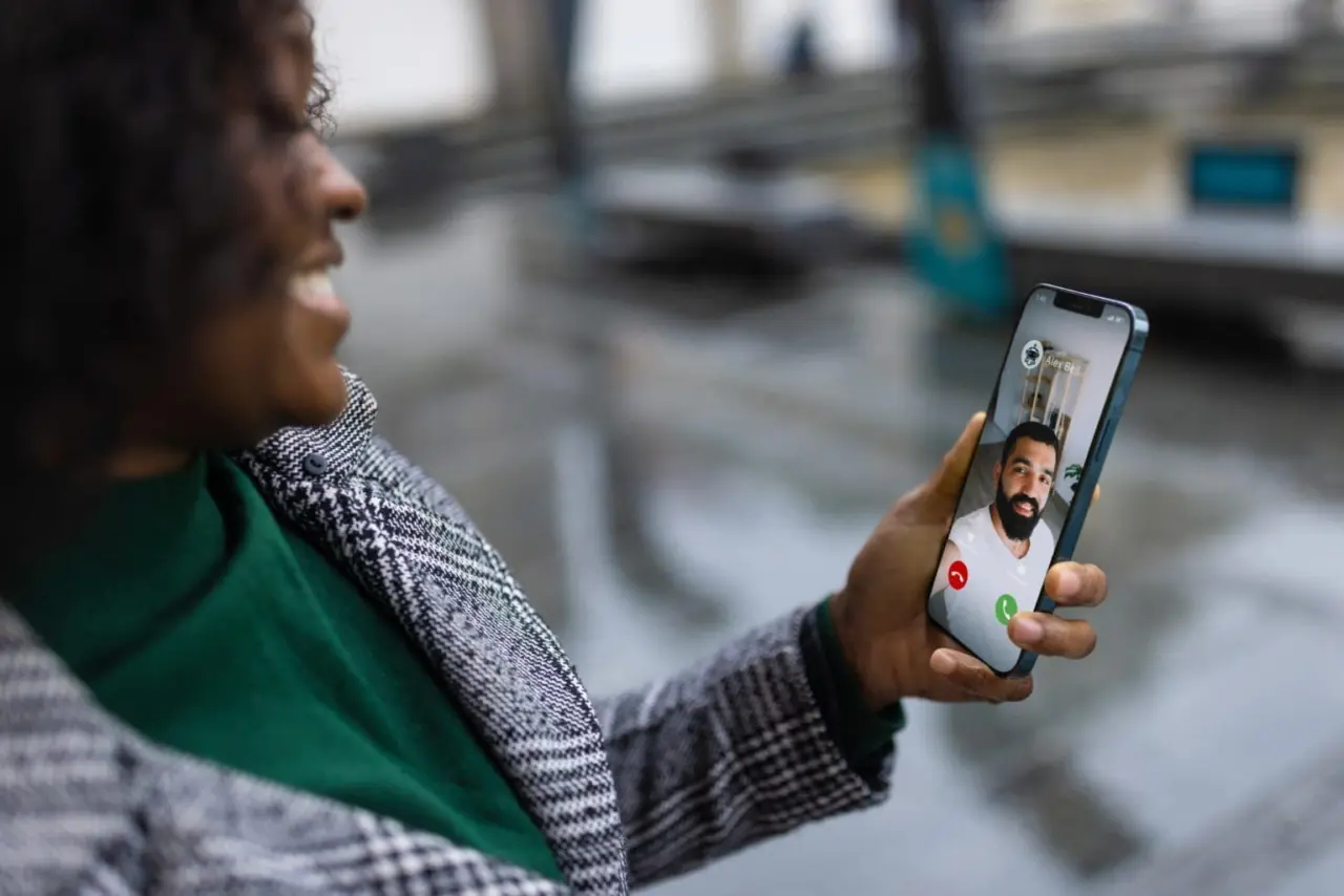 Someone talking to someone on the phone