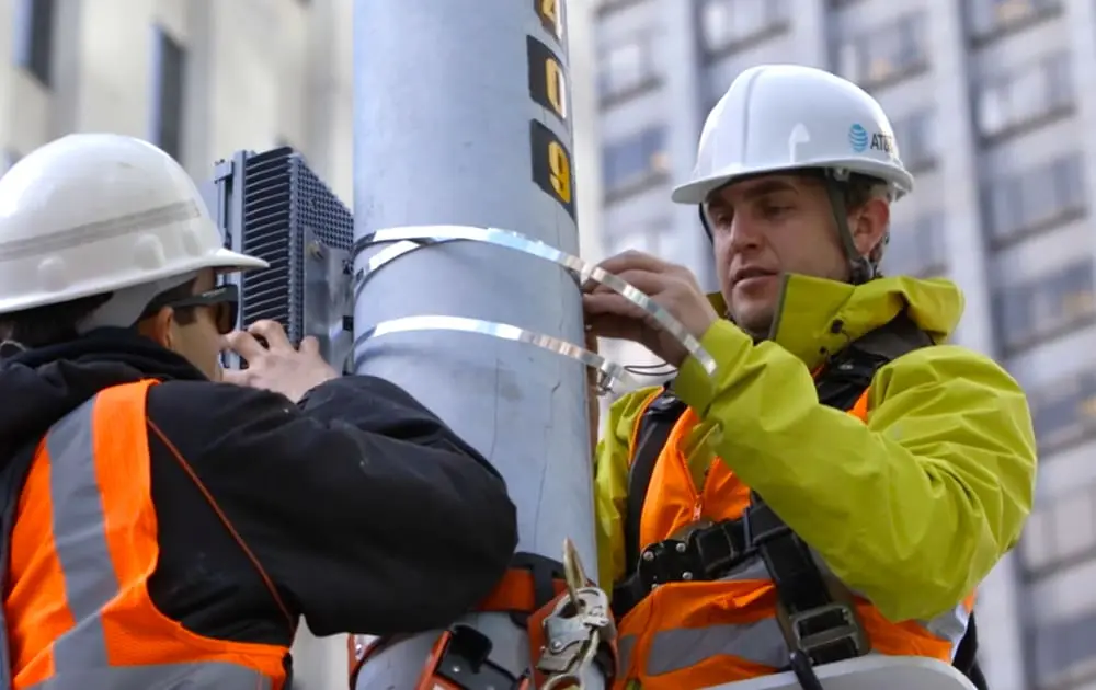 AT&T workers working
