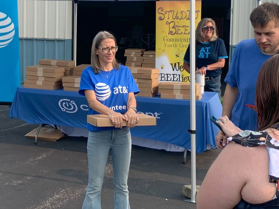 Giving Thanks for Our Employees During the Season of Giving - AT&T Connects