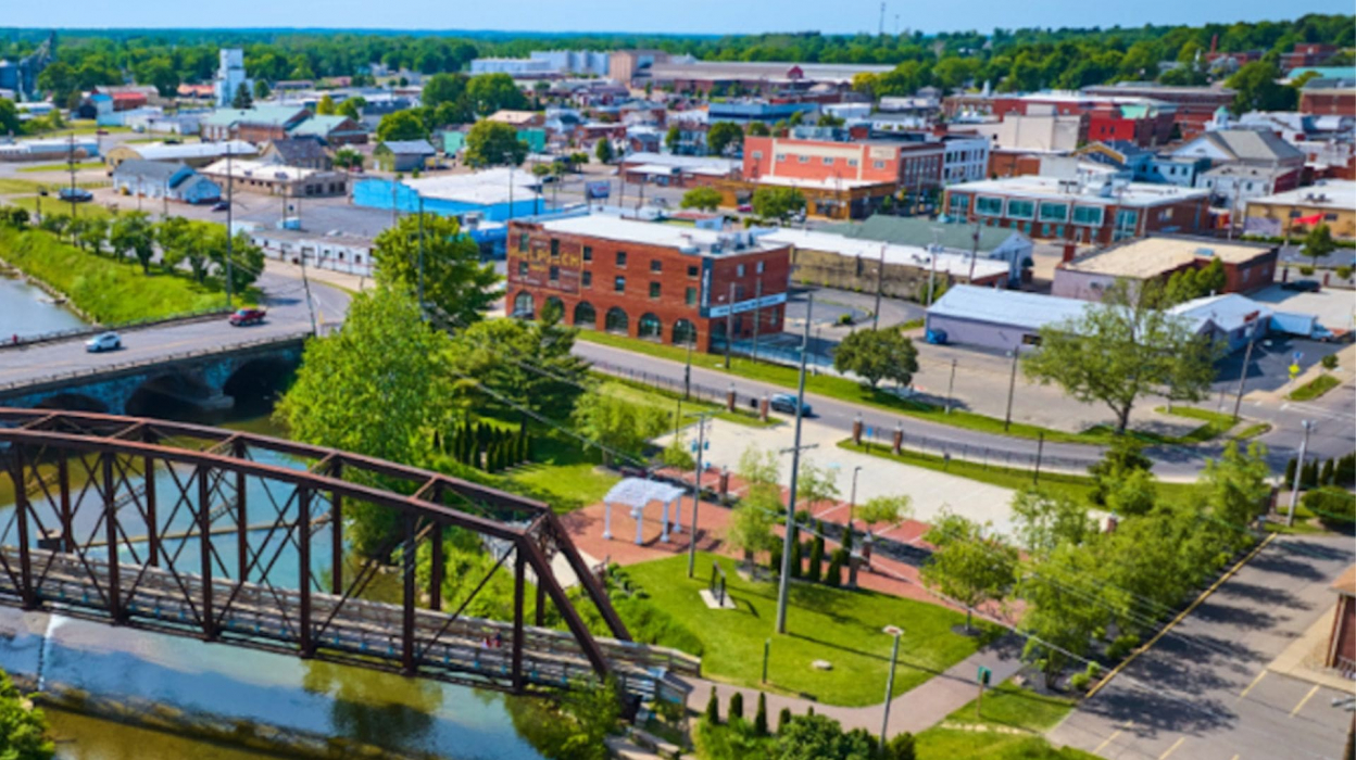 An aerial photograph of downtown Mount Vernon, Ohio.