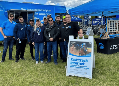 Saddling-Up-and-Getting-Connected-for-the-Kentucky-Derby_900x675