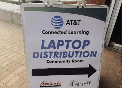 Students-in-Albuquerque-Receive-Laptops_900x675