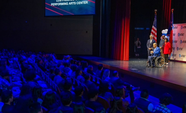 Gov. Abbott in front of crowd