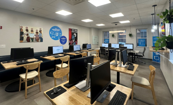 an empty computer room